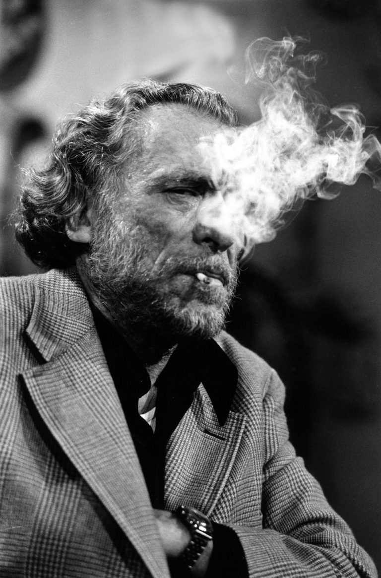 Charles Bukowski – Καίγομαι στο νερό, πνίγομαι στη φωτιά